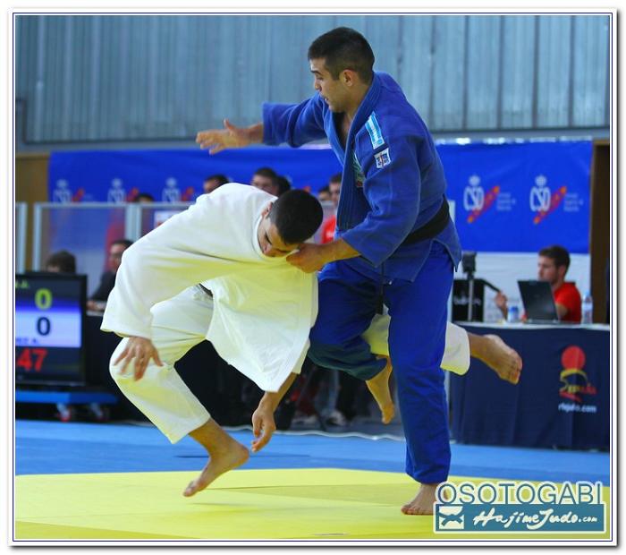 CEU2011 900128